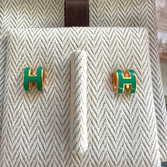 NIB HERMES 🎁GIFTABLE Mini Pop H Earring Stud Green Malachité Gold Hardware - Picture 7 of 8